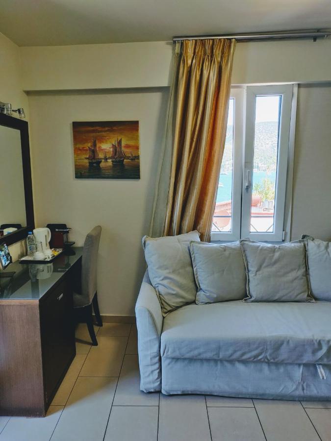 The Manessi City Boutique Hotel Poros Town Luaran gambar
