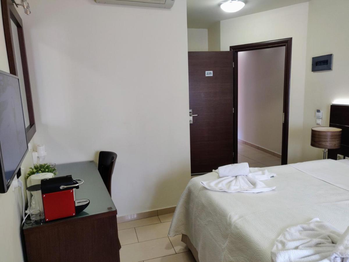 The Manessi City Boutique Hotel Poros Town Luaran gambar