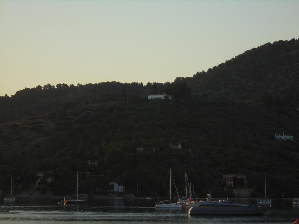 The Manessi City Boutique Hotel Poros Town Luaran gambar