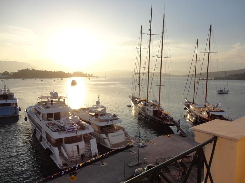 The Manessi City Boutique Hotel Poros Town Luaran gambar