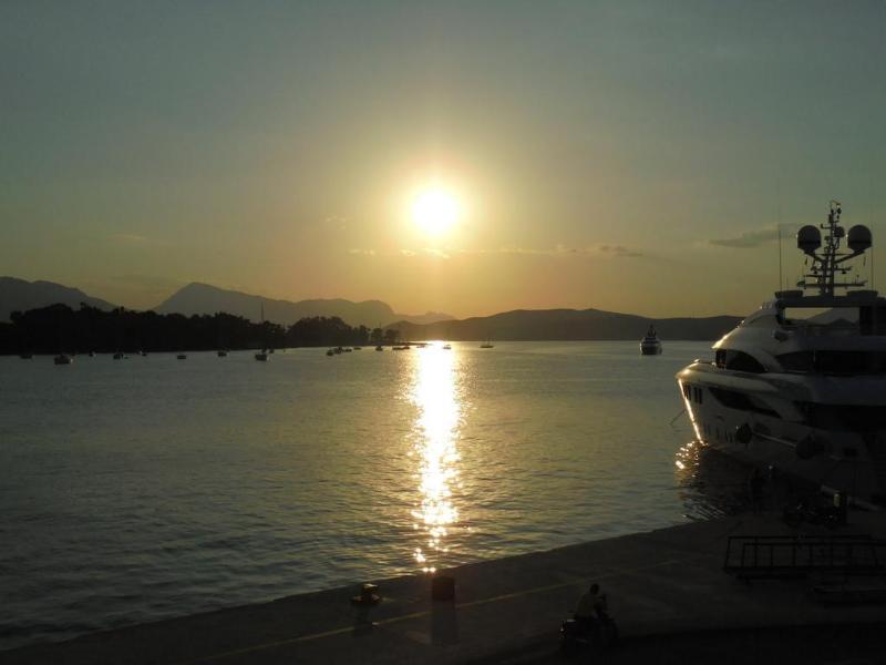 The Manessi City Boutique Hotel Poros Town Luaran gambar