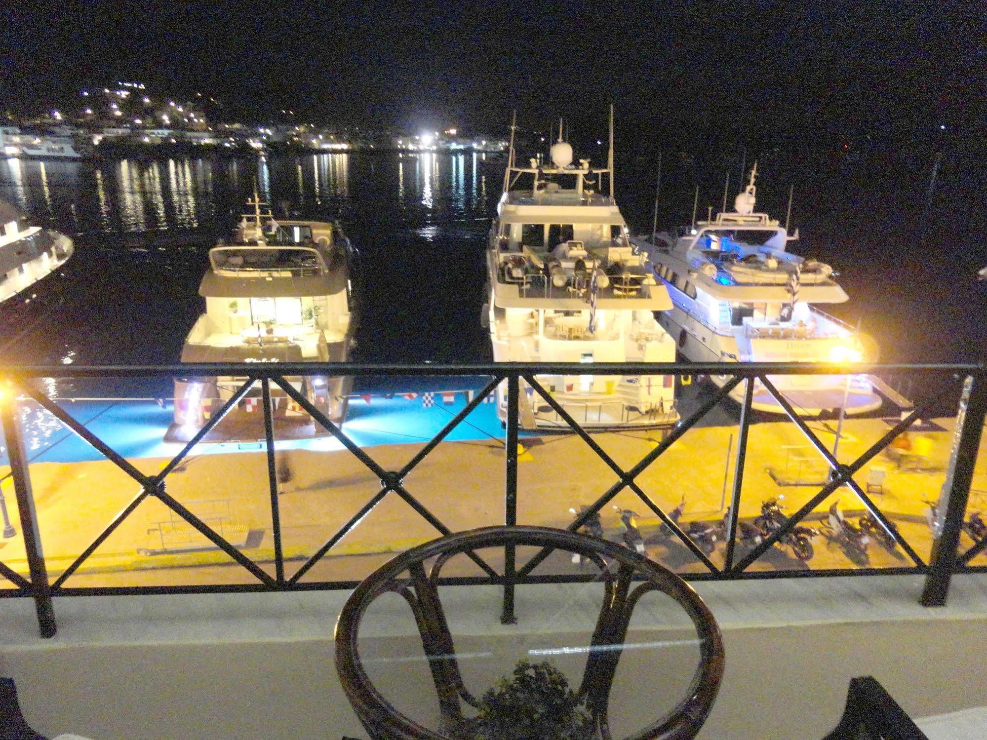 The Manessi City Boutique Hotel Poros Town Luaran gambar