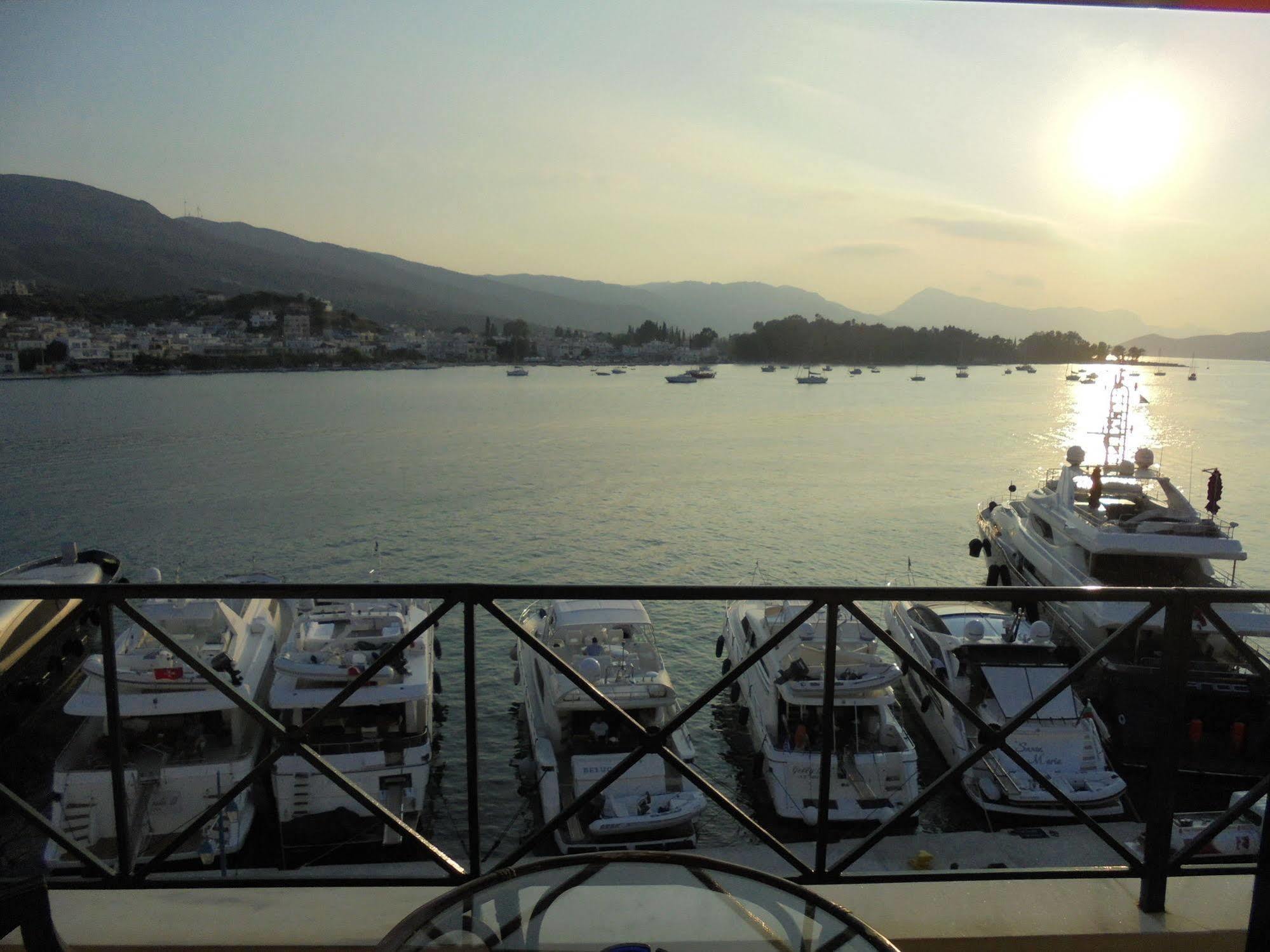 The Manessi City Boutique Hotel Poros Town Luaran gambar
